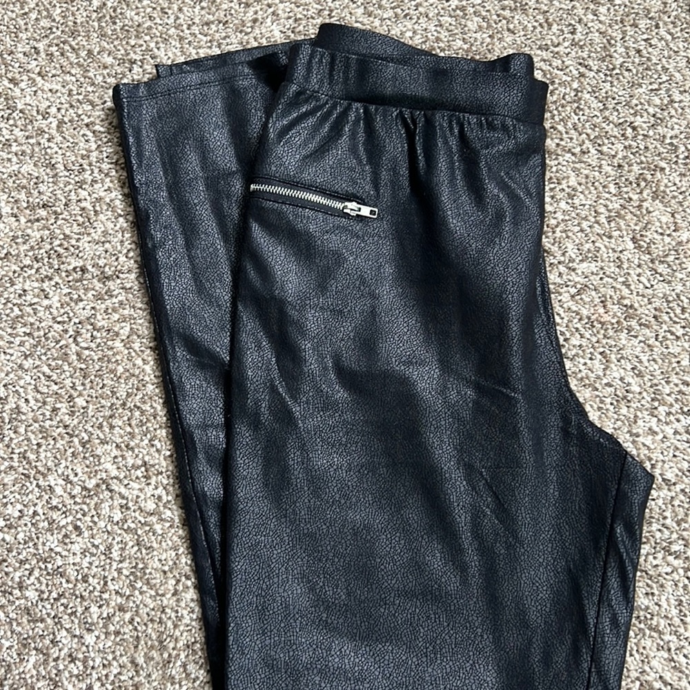 Faux leather black leggings